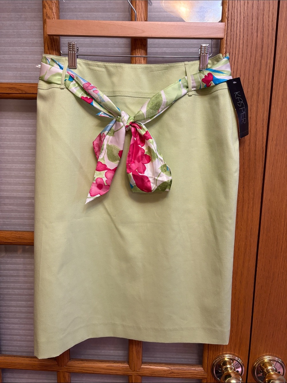 NWT Kasper Light Green Skirt with Floral Tie Belt